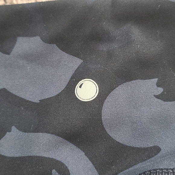 Yogalicious bikers shorts size medium - Picture 3 of 7